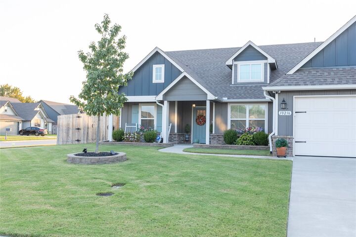 Property Photo: 10216 S 232nd Avenue E OK 74014