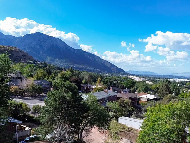 Property Photo: 3005 S Plateau Dr UT 84109