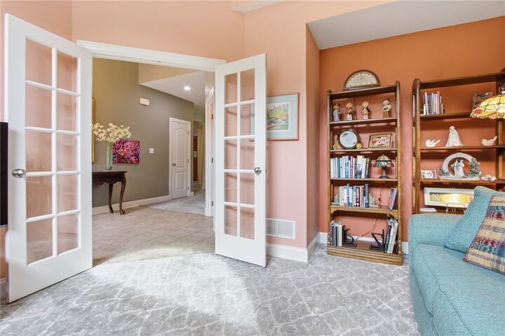 Property Photo:  150 Green Commons Drive  PA 15243 