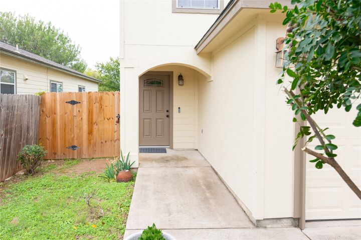 Property Photo: 7011 Thannas Way TX 78744