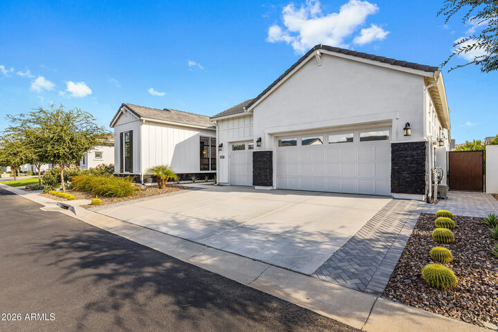 Property Photo: 20657 E Marsh Road AZ 85142
