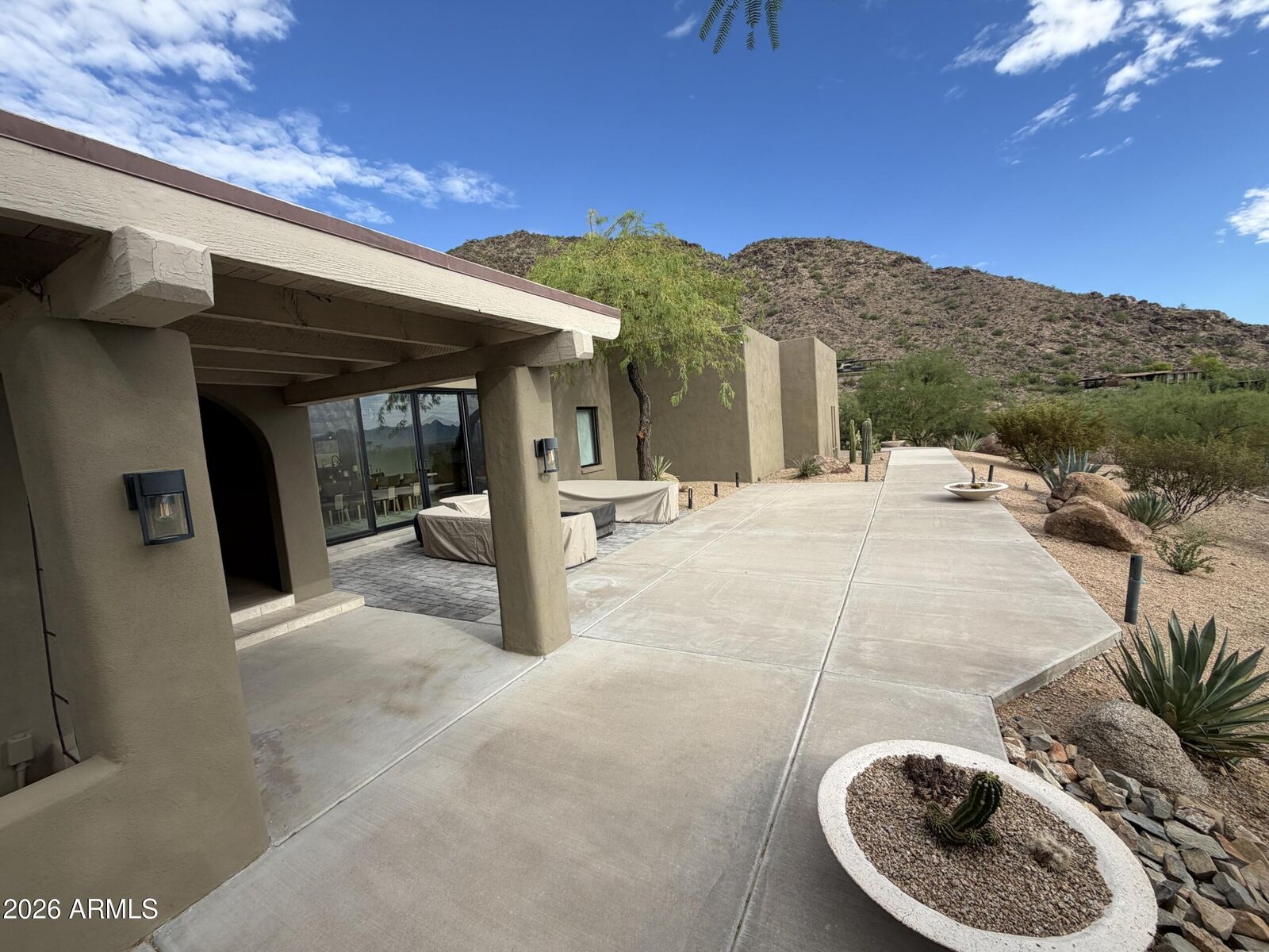 Property Photo: 5849 E Hummingbird Lane AZ 85253