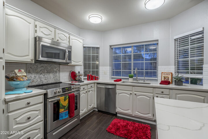 Property Photo:  1832 E Windmere Drive  AZ 85048 