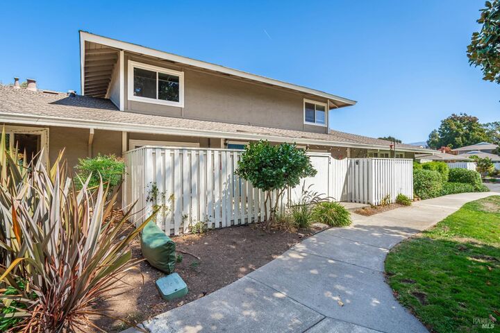 Property Photo:  25 Belvedere Court  CA 94559 