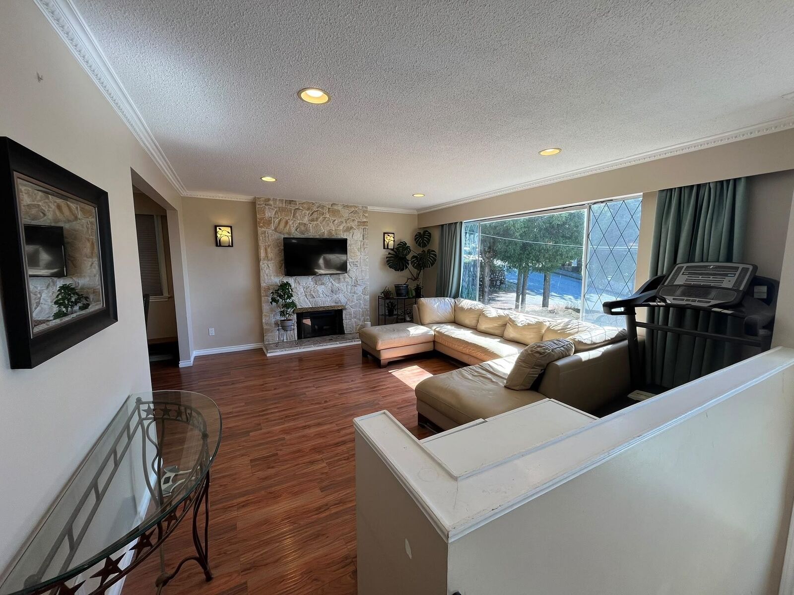 Property Photo:  1975 1975 Wiltshire Avenue  BC V3K 1L8 
