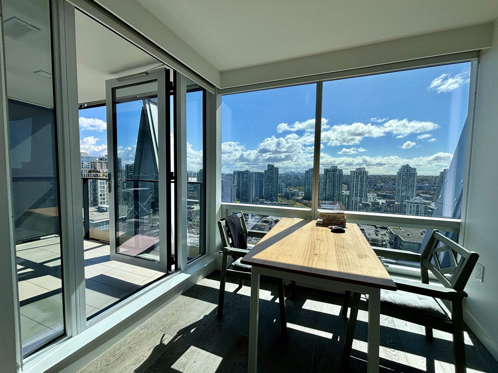 Property Photo:  1111 Richards Street  BC V6B 0S3 