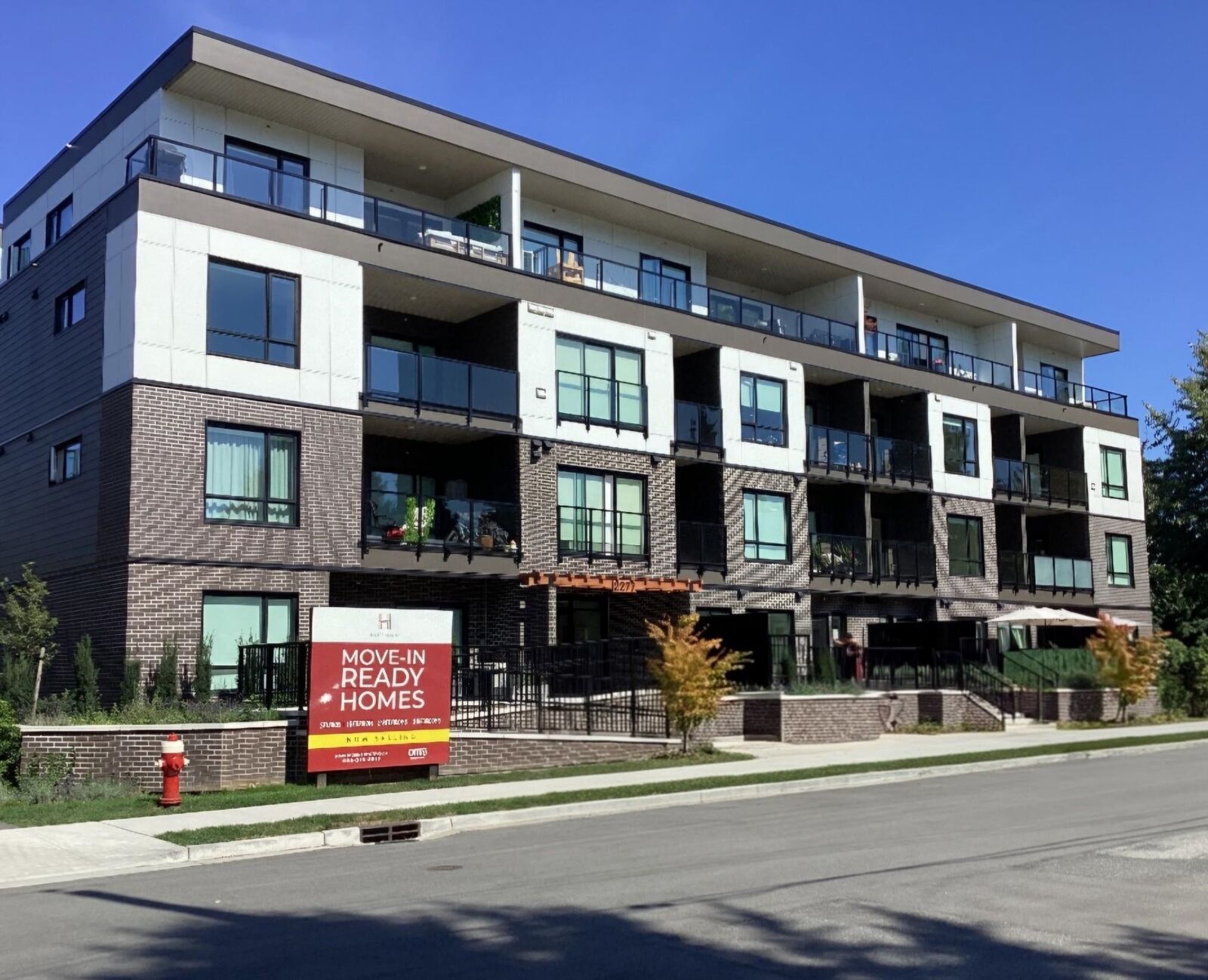 Property Photo:  2277 Hawthorne Avenue 303  BC V3C 1W7 