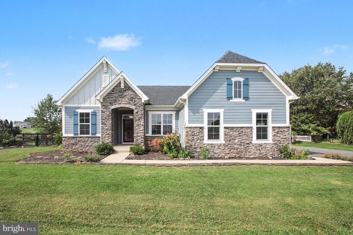 Property Photo: 38783 Dutchmans Knoll Drive VA 20180