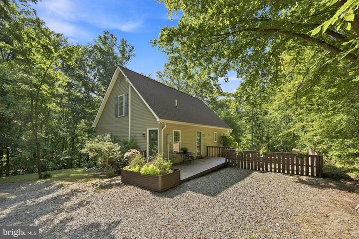 Property Photo: 11 Cobblestone Way VA 22406