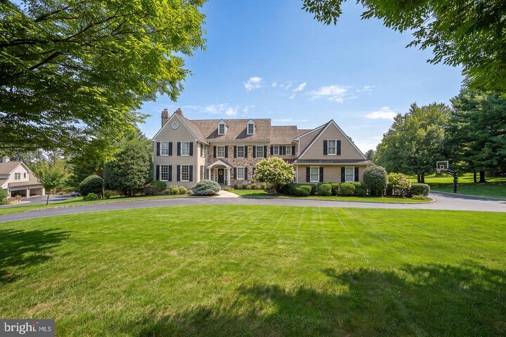 Property Photo:  16 Harrison Drive  PA 19073 