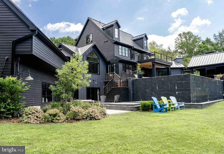 Property Photo:  1312 Merchant Lane  VA 22108 
