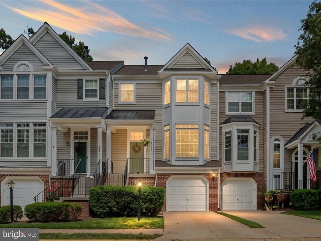 Property Photo:  20547 Warburton Bay Square 37  VA 20165 
