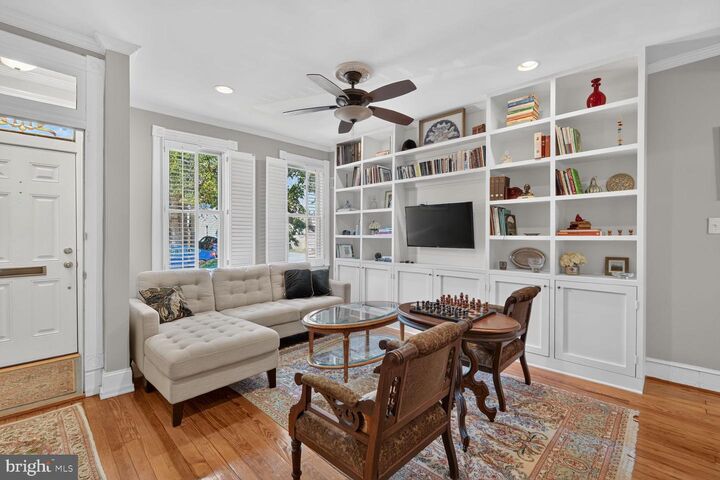 Property Photo:  111 N Payne Street  VA 22314 