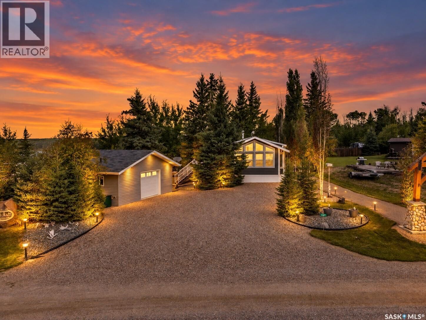 Property Photo:  404 Ash Avenue  SK S0M 1A0 