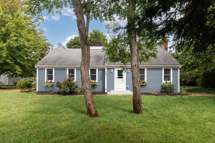 Property Photo:  720 Massasoit Road  MA 02642 