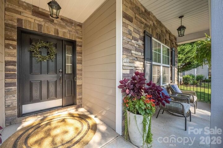 Property Photo:  6519 Olmsford Drive  NC 28078 