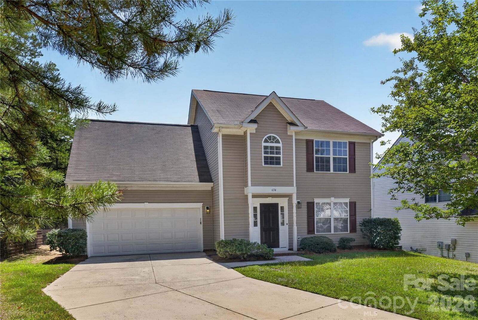 Property Photo: 634 Longacre Drive NC 28214