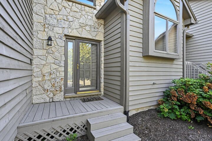 Property Photo: 1827 Londonderry Drive OH 45042