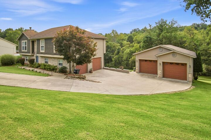 Property Photo:  6720 Layman Drive  OH 43830 