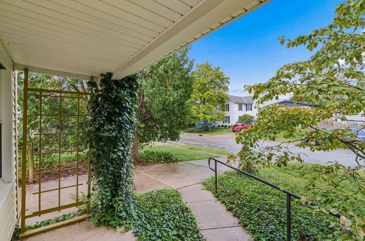 Property Photo: 291 E Lincoln Avenue OH 43214