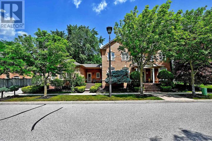 Property Photo: 2 Winterberry Drive ON L3S 4G3