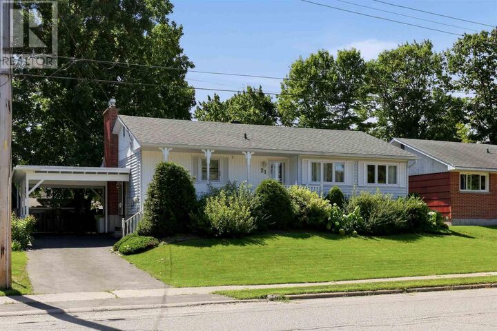 Property Photo: 21 Ford St ON P6A 4N5