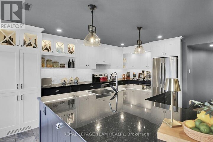 Property Photo:  4448 Harper Avenue  ON K1J 1E1 