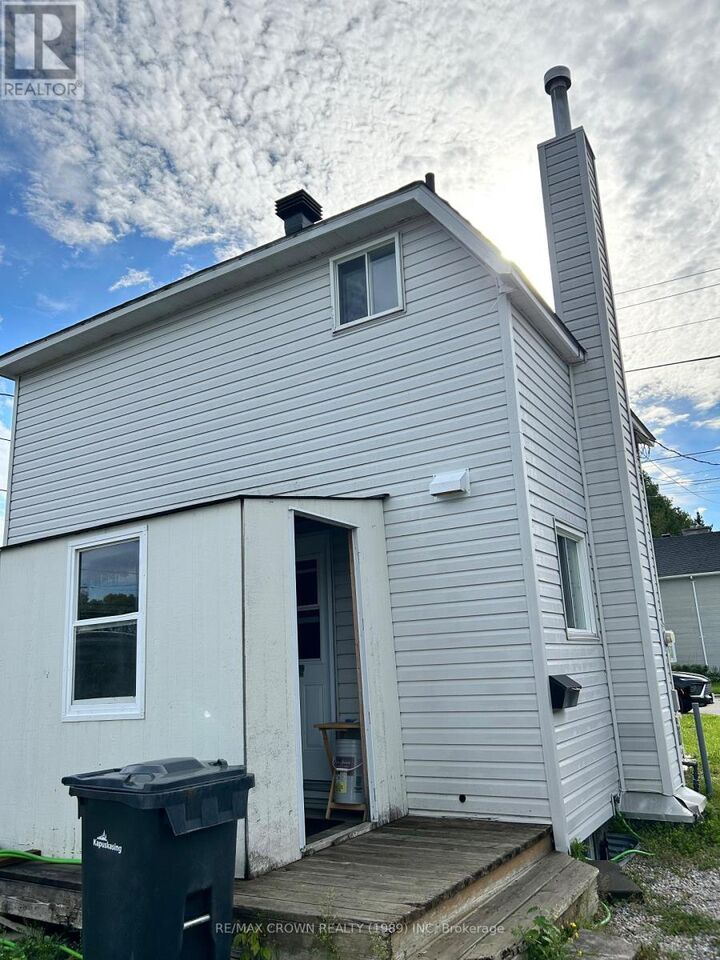 Property Photo:  45 Dallyn Avenue  ON P5N 1S7 