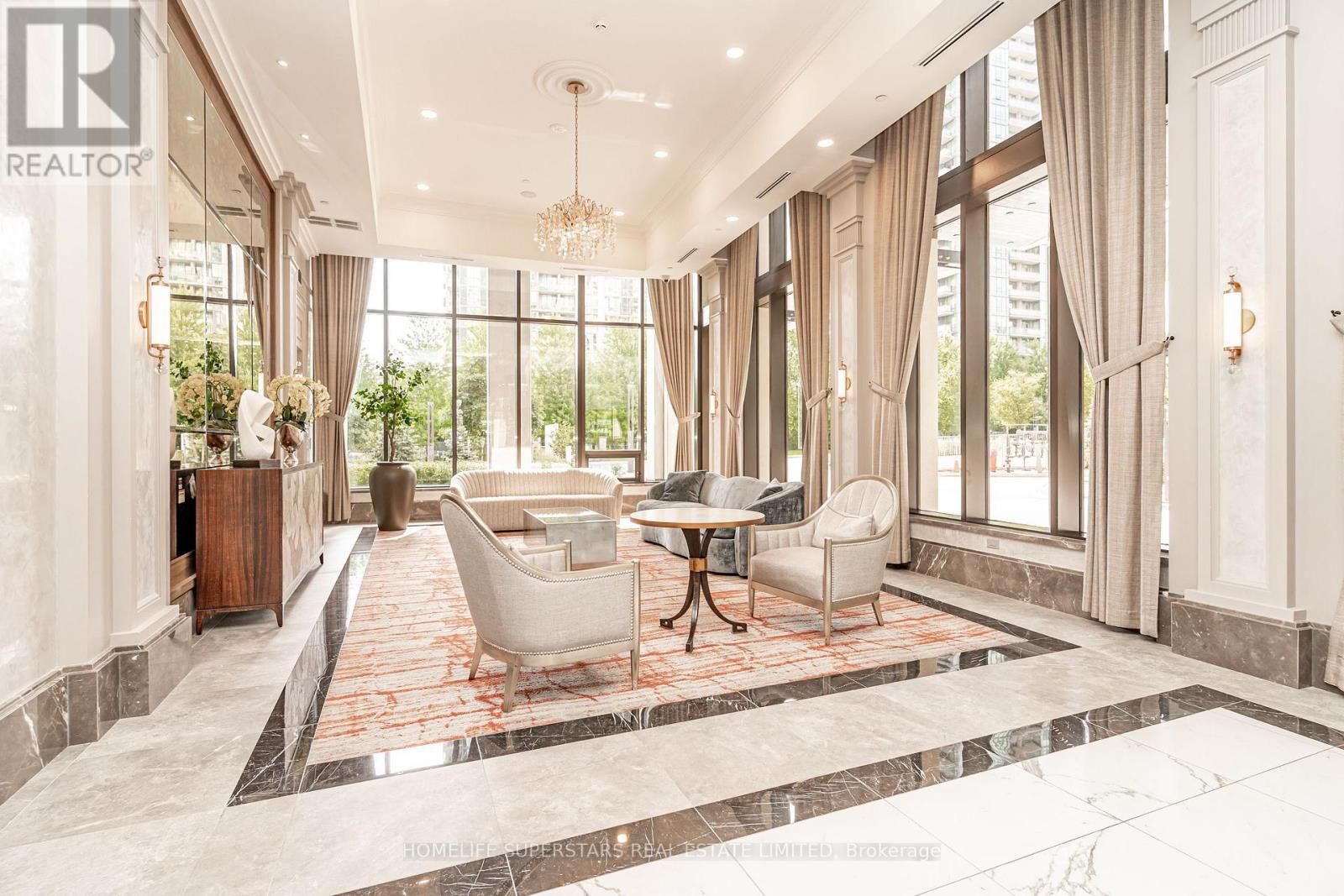 Property Photo:  30 Elm Drive West 3911  ON L5B 0N6 