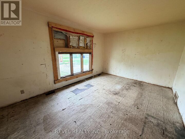 Property Photo:  387 Randall Drive  ON P4N 7R9 