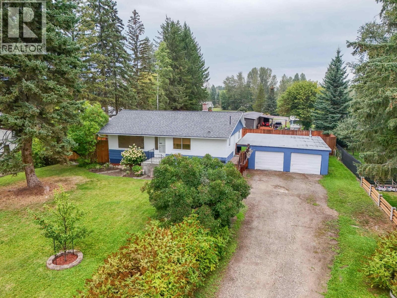 Property Photo:  1802 Poplar Avenue  BC V2J 3Z5 