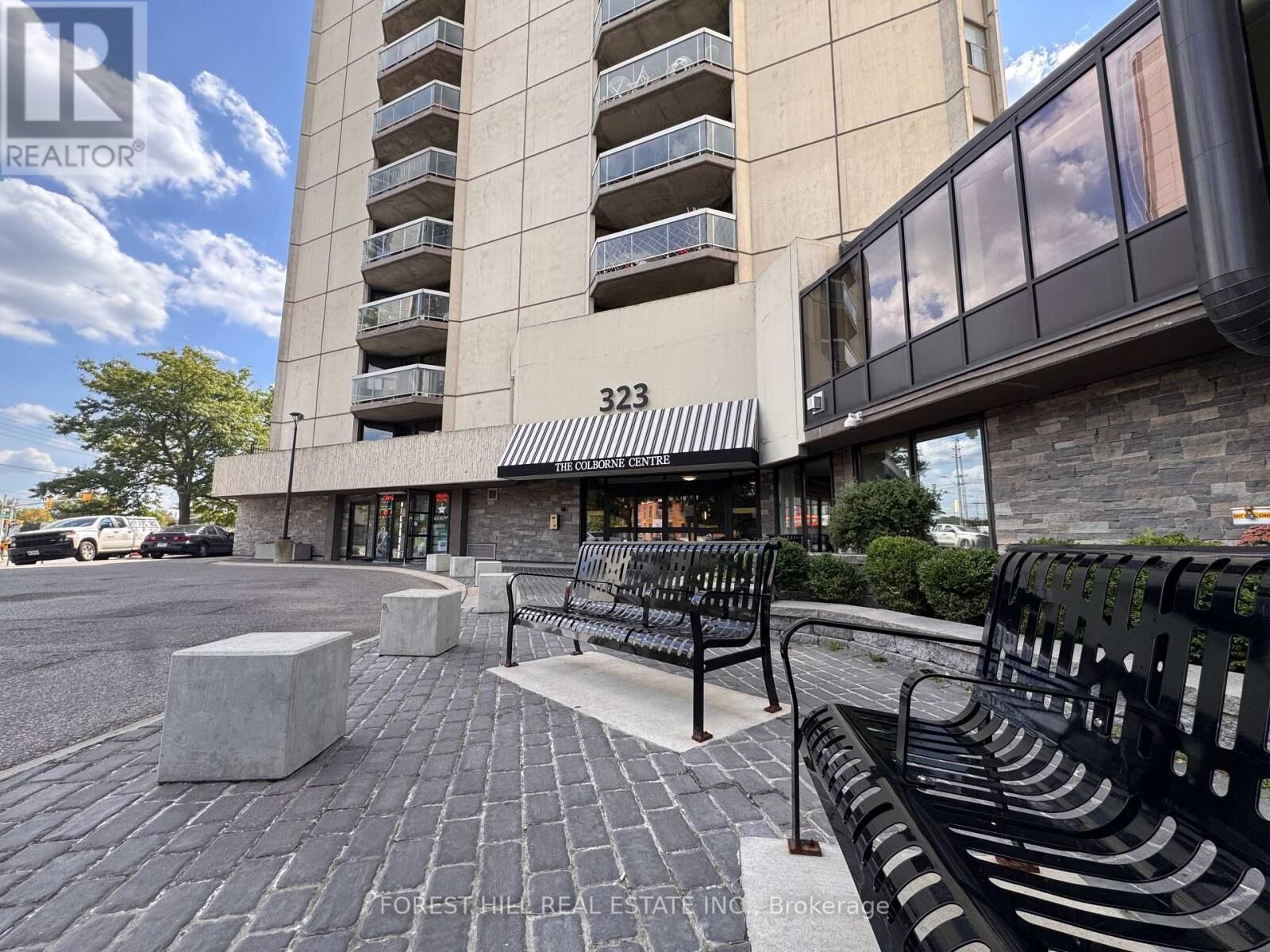 Property Photo:  323 Colborne Street 905  ON N6B 3N8 