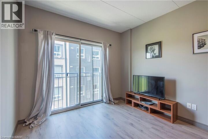 Property Photo:  321 Spruce Street 609  ON N2L 0G4 