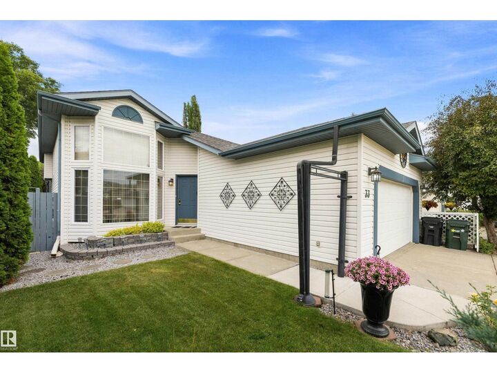 Property Photo: 33 Dorian Wy AB T8H 1Y2