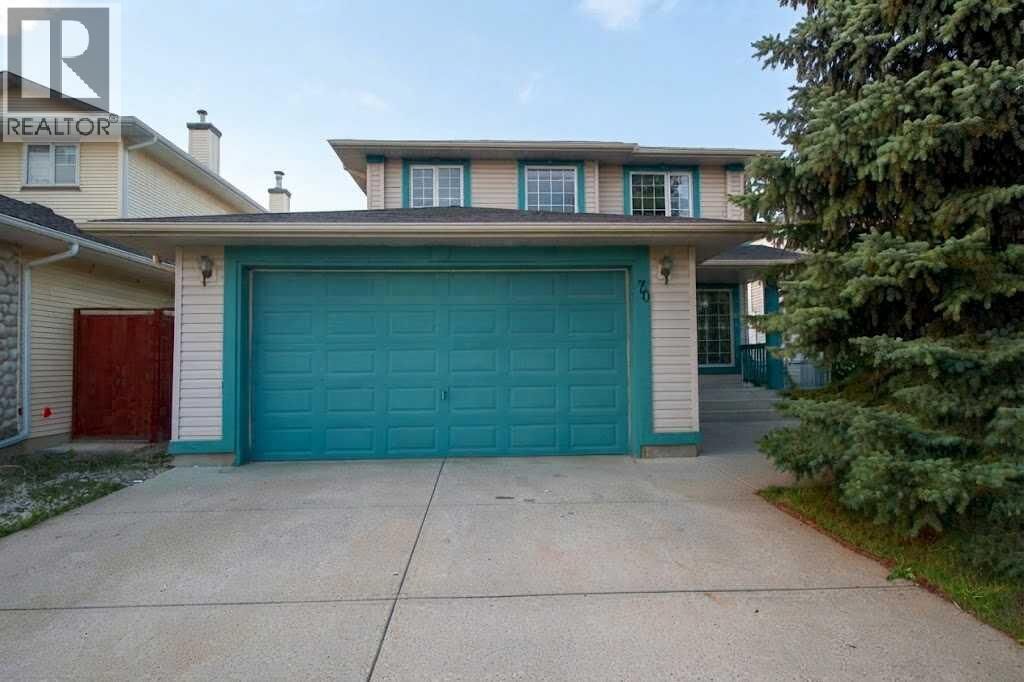 Property Photo: 70 Schooner Close Northwest AB T3L 1Z3