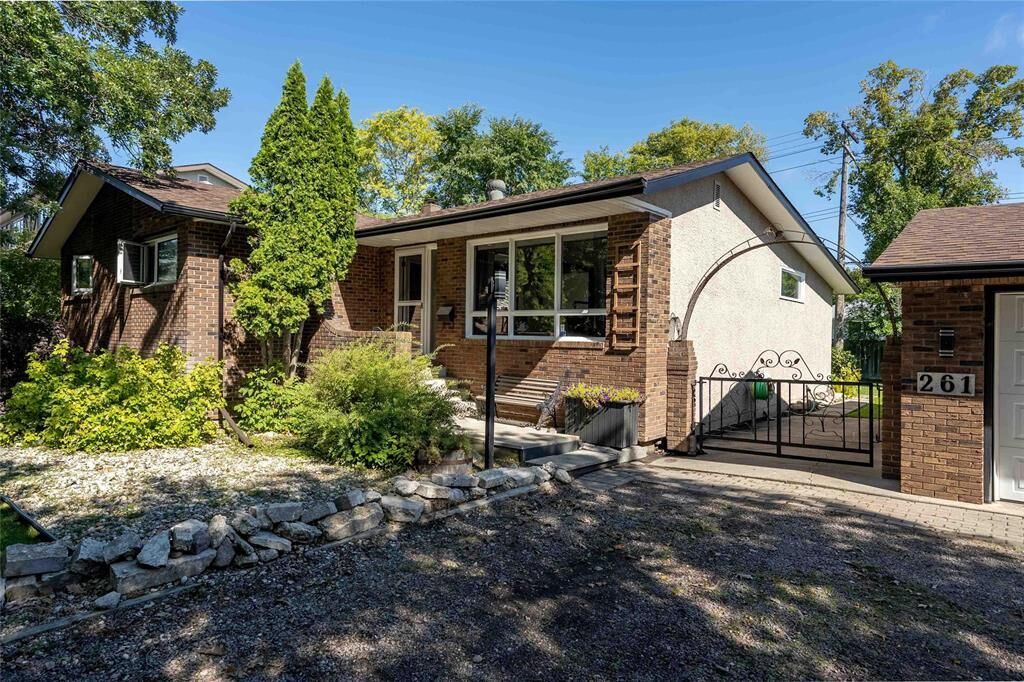 Photo de la propriété: 261 Knowles Avenue MB R3G 1C9