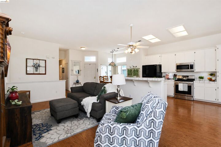 Property Photo: 30 Winesap Dr CA 94513