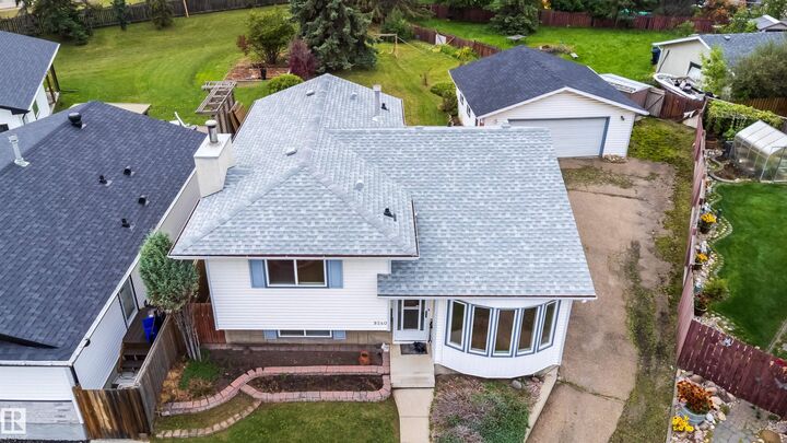 Property Photo:  9540 178 Avenue NW  AB T5Z 2E4 