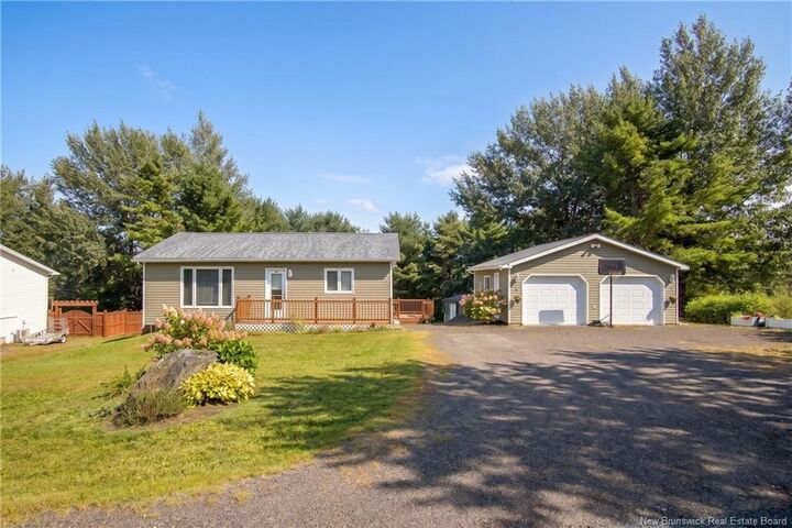 Property Photo:  21 Sunnyside Drive  NB E5K 3M5 