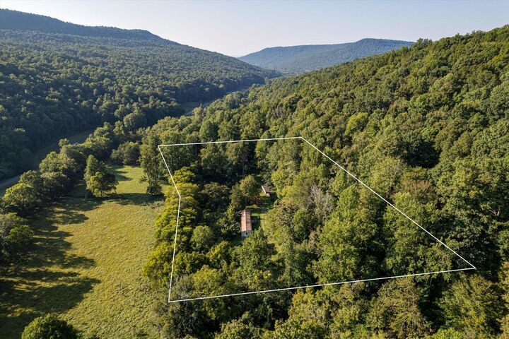 Property Photo: 245 School Lane TN 37380