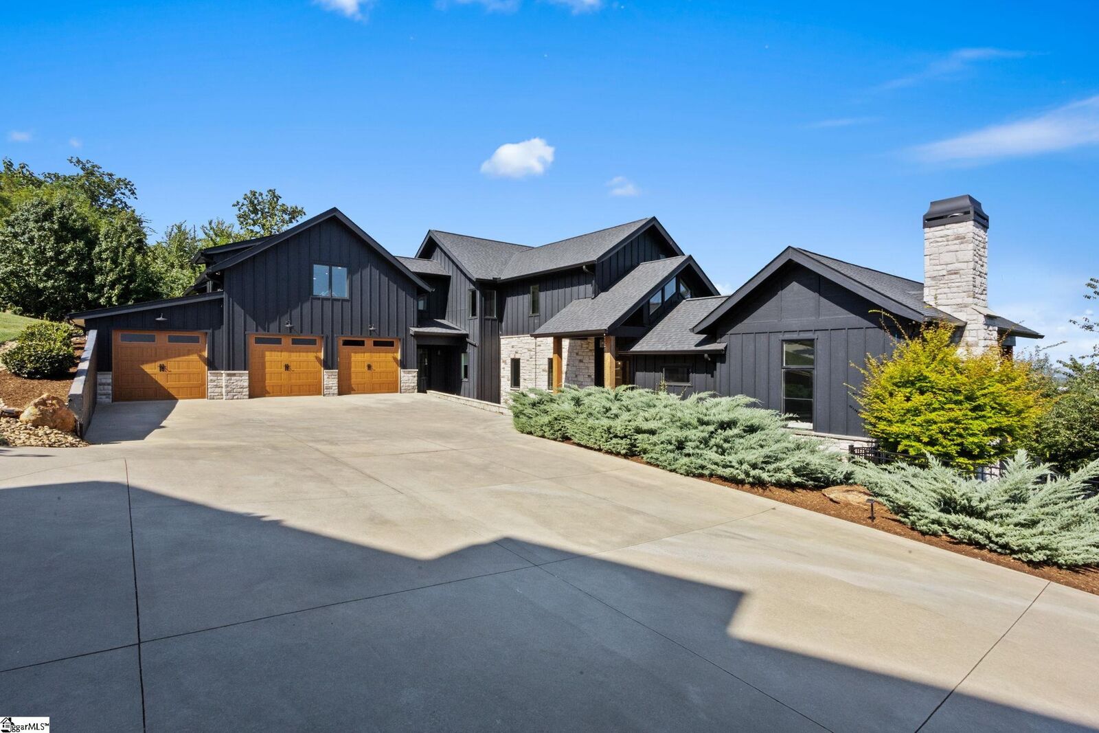 Property Photo: 101 Frangipani Way SC 29609