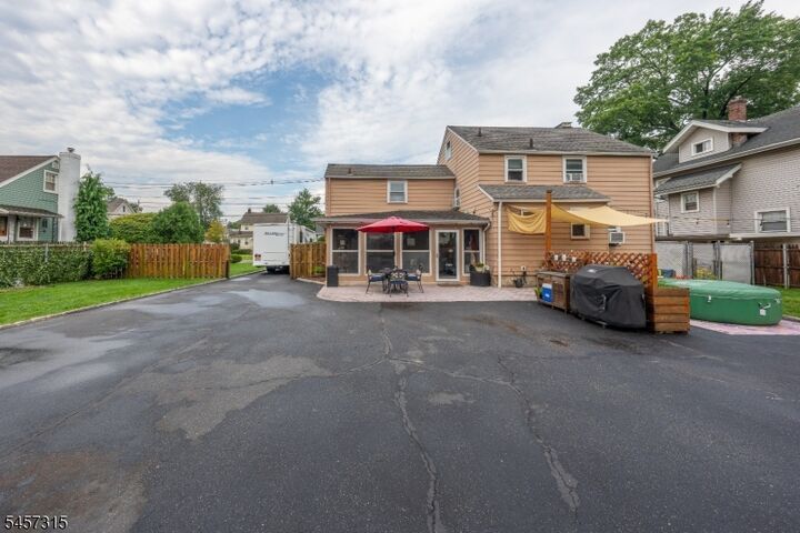 Property Photo:  719 Locust St  NJ 07204 