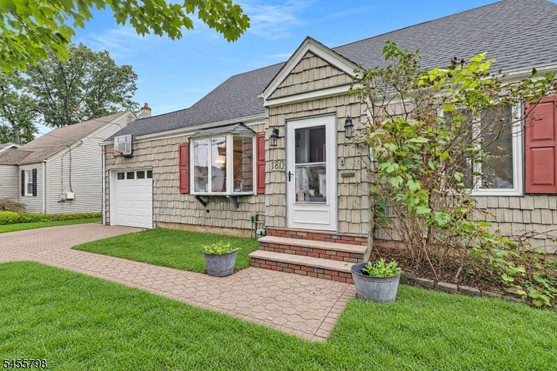 Property Photo:  180 Mohawk Dr  NJ 07016 