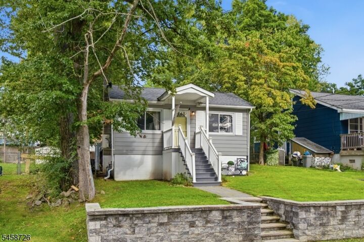 Property Photo:  219 Knox Way  NJ 07843 