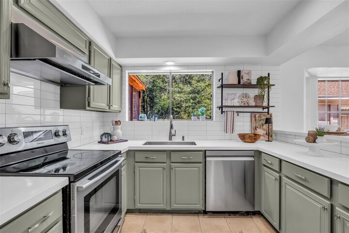 Property Photo:  259 E Rainbow Ridge Circle  TX 77381 