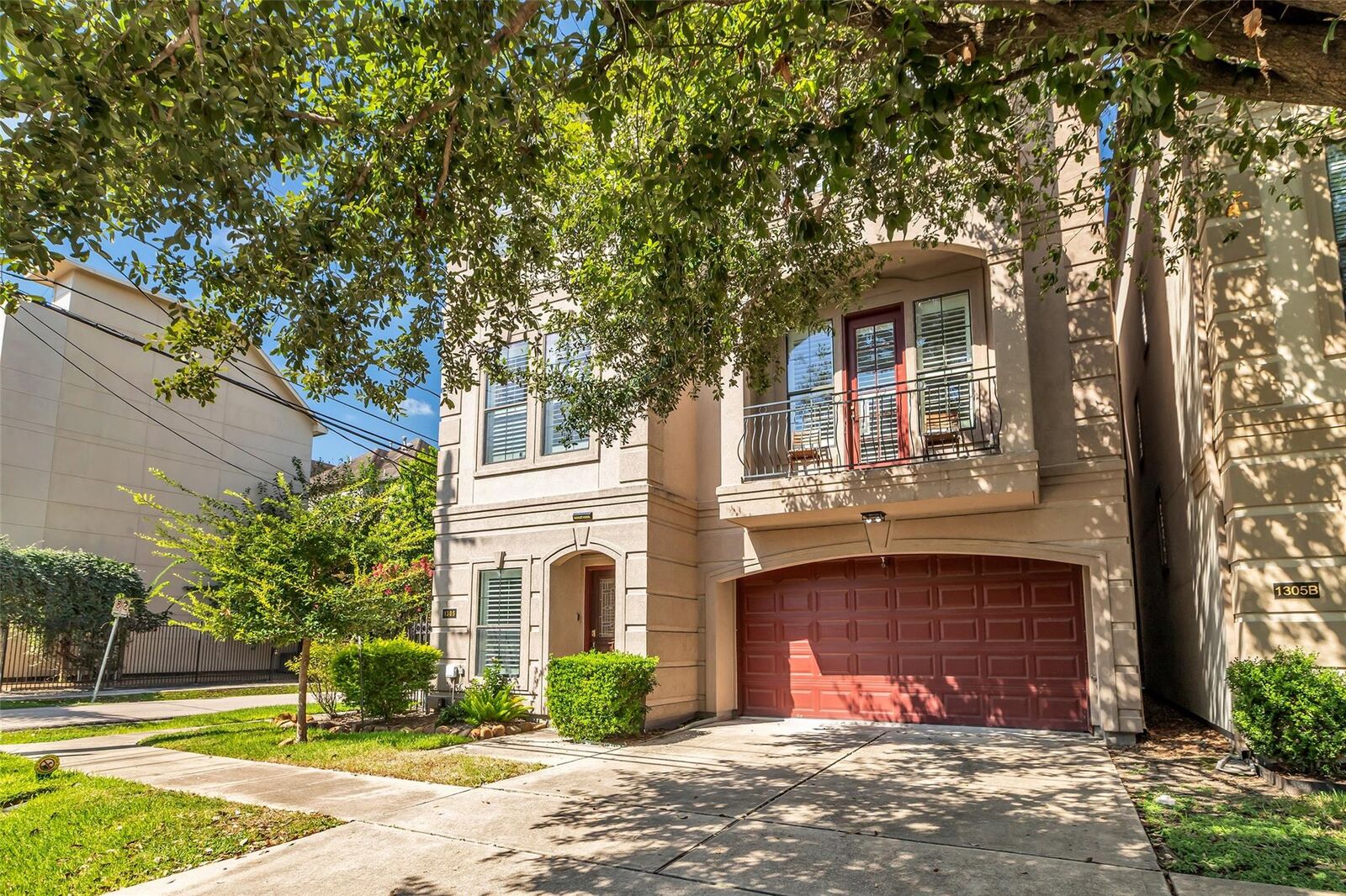 Property Photo: 1305 Studer Court TX 77007