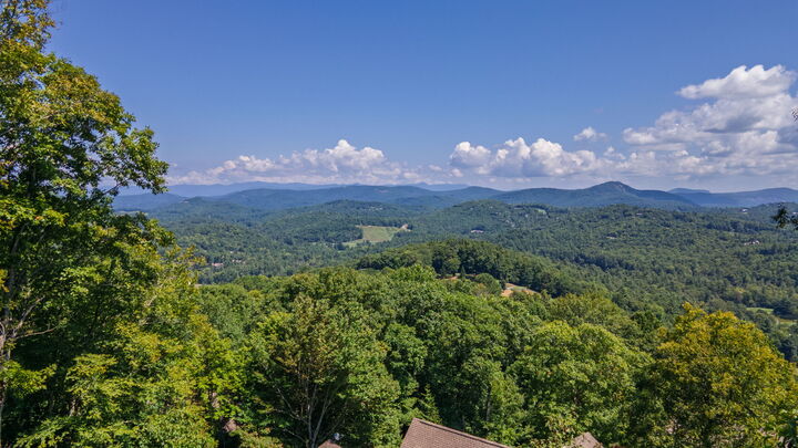 Property Photo: 523 Broadview Drive NC 28741