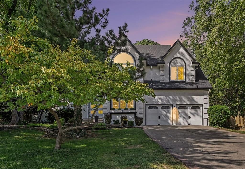 Property Photo: 8225 NW Weatherby Drive MO 64152