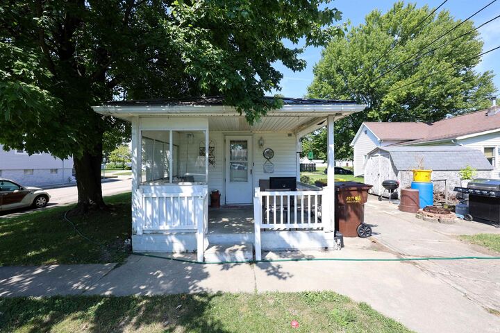 Property Photo:  1128 W Cherry Street  IN 46714 