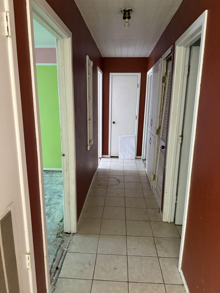 Property Photo:  901 W Avenue J  TX 79347 